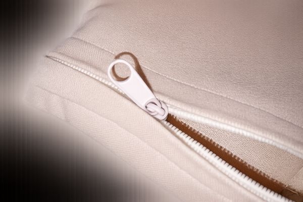 Zip na obalu sandbagu